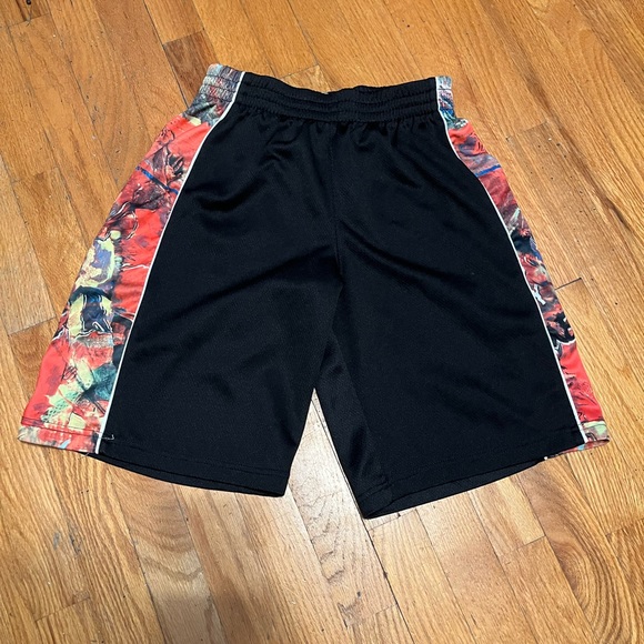 Basketball shorts - Picture 1 of 3